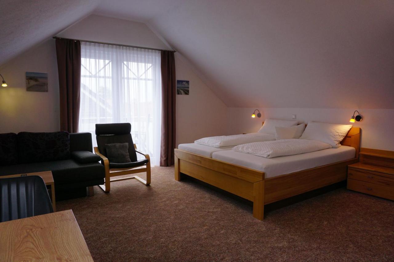 Hotel Pension Julia Norddeich  Ngoại thất bức ảnh
