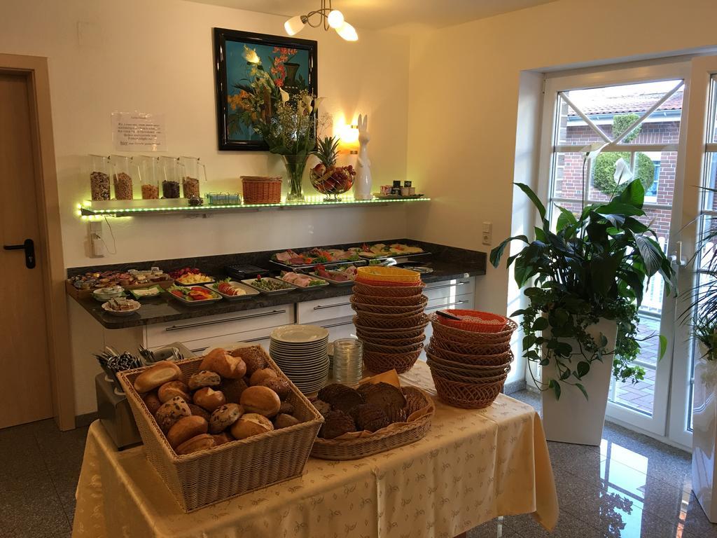Hotel Pension Julia Norddeich  Ngoại thất bức ảnh